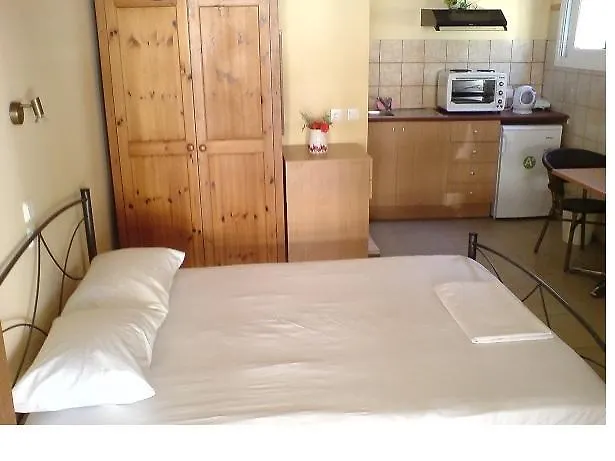 4 Seasons דירה אליקס